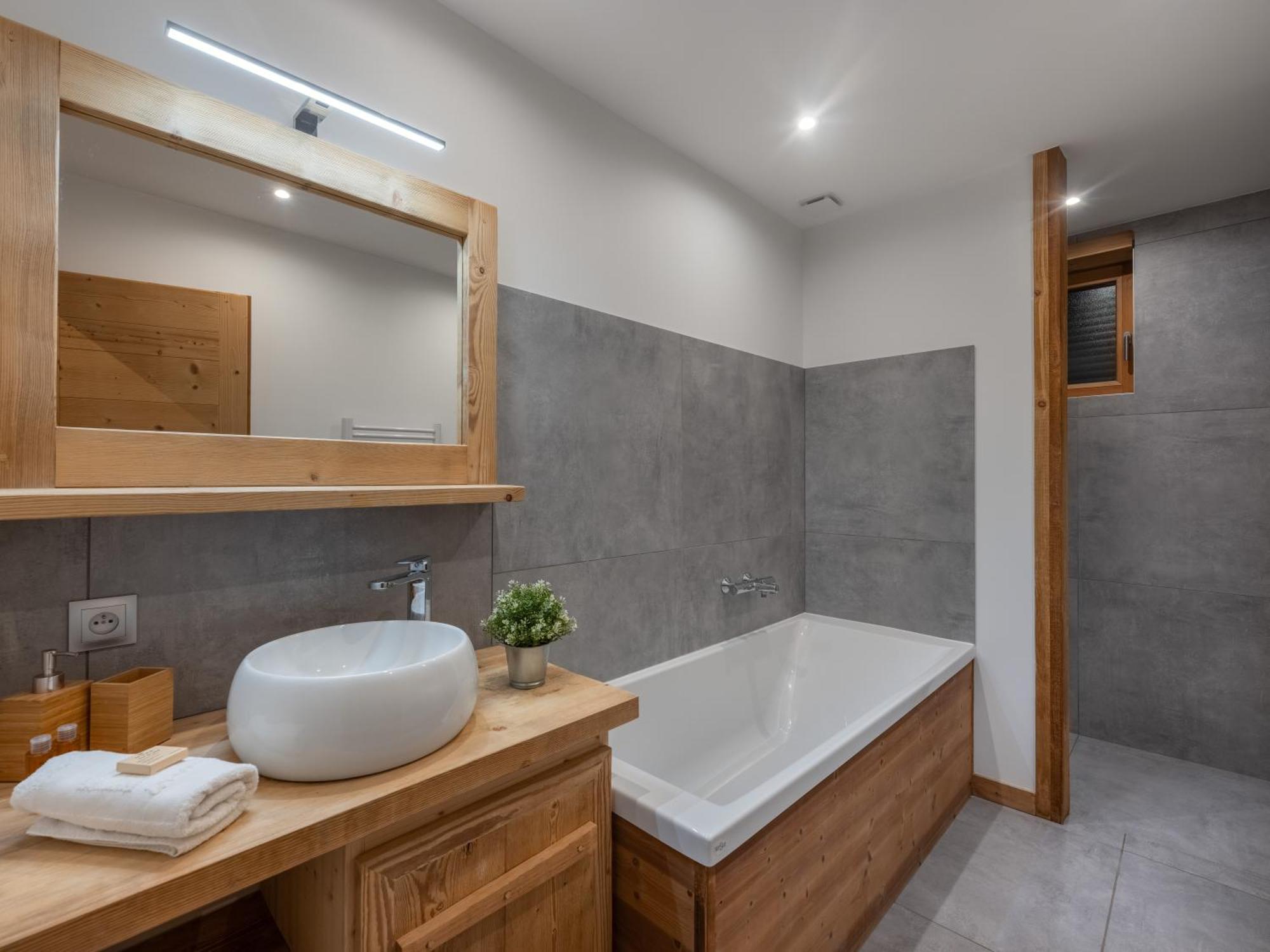 Chalet 1100 - Bo Immobilier Chatel - A Mi-Chemin Du Centre Et Du Linga - Jacuzzi Sauna Et Cheminee ภายนอก รูปภาพ